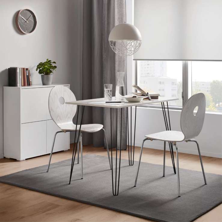 Skandinavisches Design Esstisch - Weiß mit Schwarzen Metallbeinen