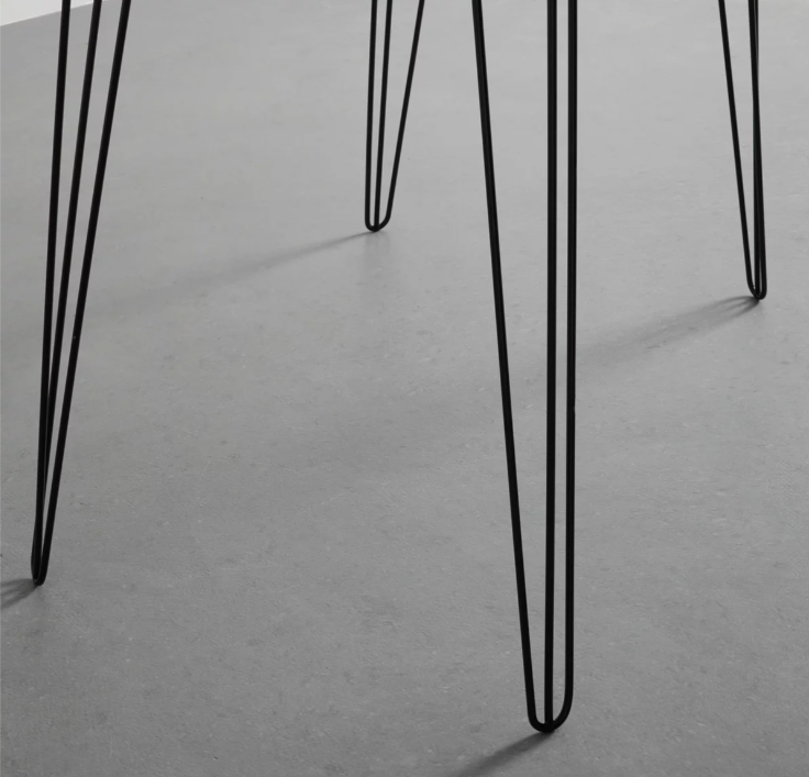 Skandinavisches Design Esstisch - Weiß mit Schwarzen Metallbeinen