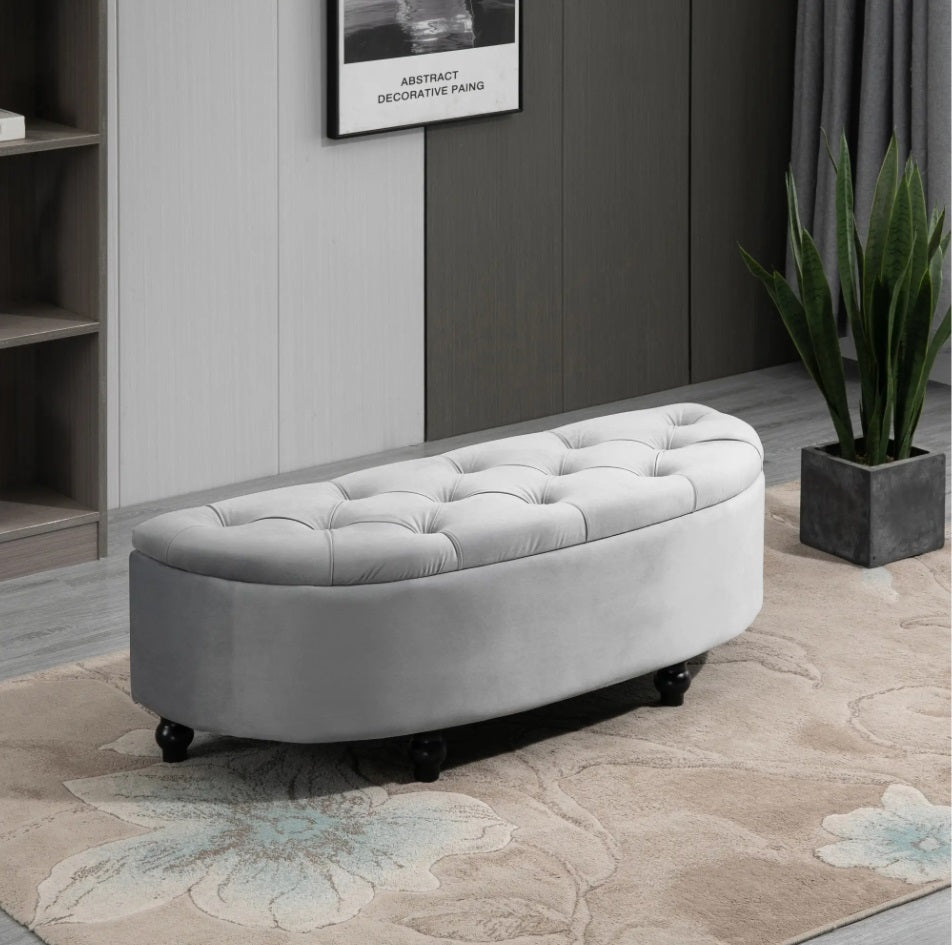 Sitztruhe mit Stauraum in Samtoptik Grau – Gepolsterte Aufbewahrungsbank mit Soft-Close Deckel (120 cm)