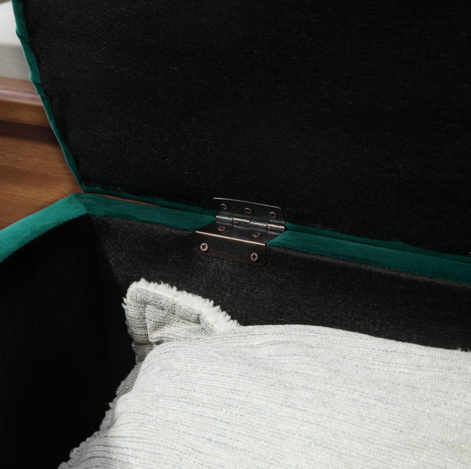 Sitztruhe mit Stauraum in Samtoptik Dunkelgrün – Gepolsterte Aufbewahrungsbank mit Soft-Close Deckel (120 cm)