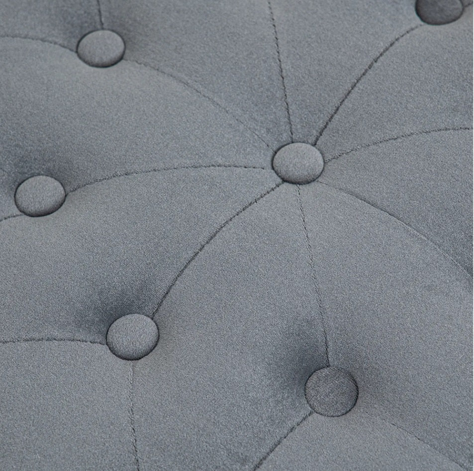 Großer Runder Hocker mit Staufach (Ø60 cm) – Ottomane in Grau Samtoptik mit Knopf-Steppdesign