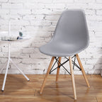 Nordischer Esszimmerstuhl – Dunkelgrau, Kunststoff Sitz, Buche Holzbeine